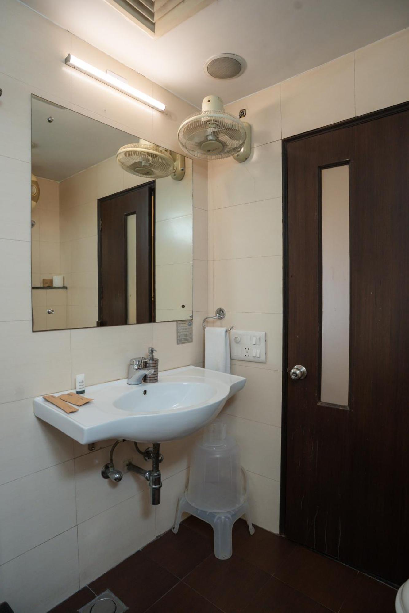 Ahuja Residency Cyber City II Gurgaon Exterior foto