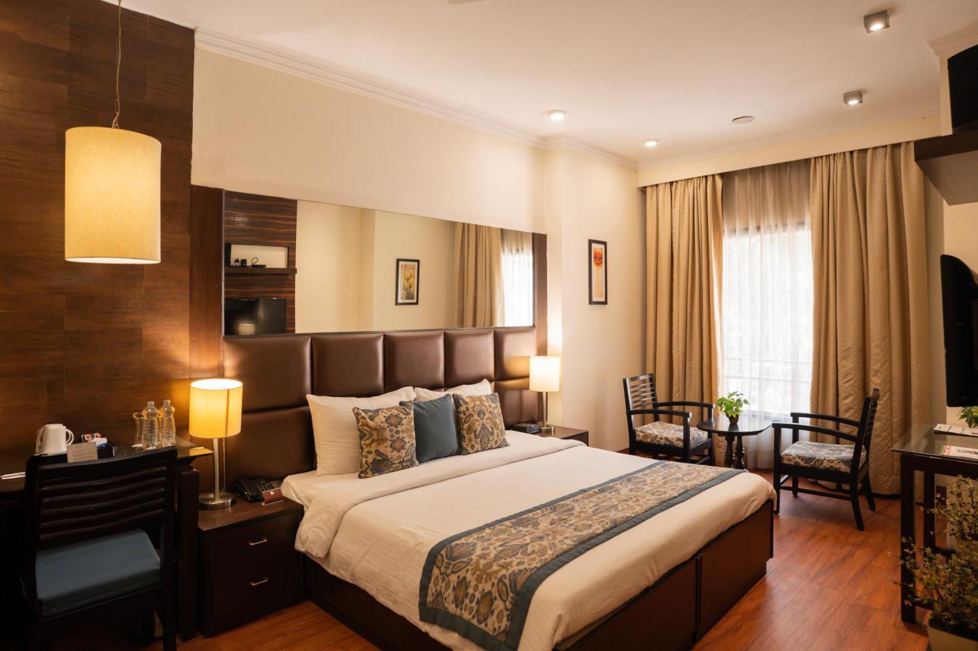 Ahuja Residency Cyber City II Gurgaon Exterior foto