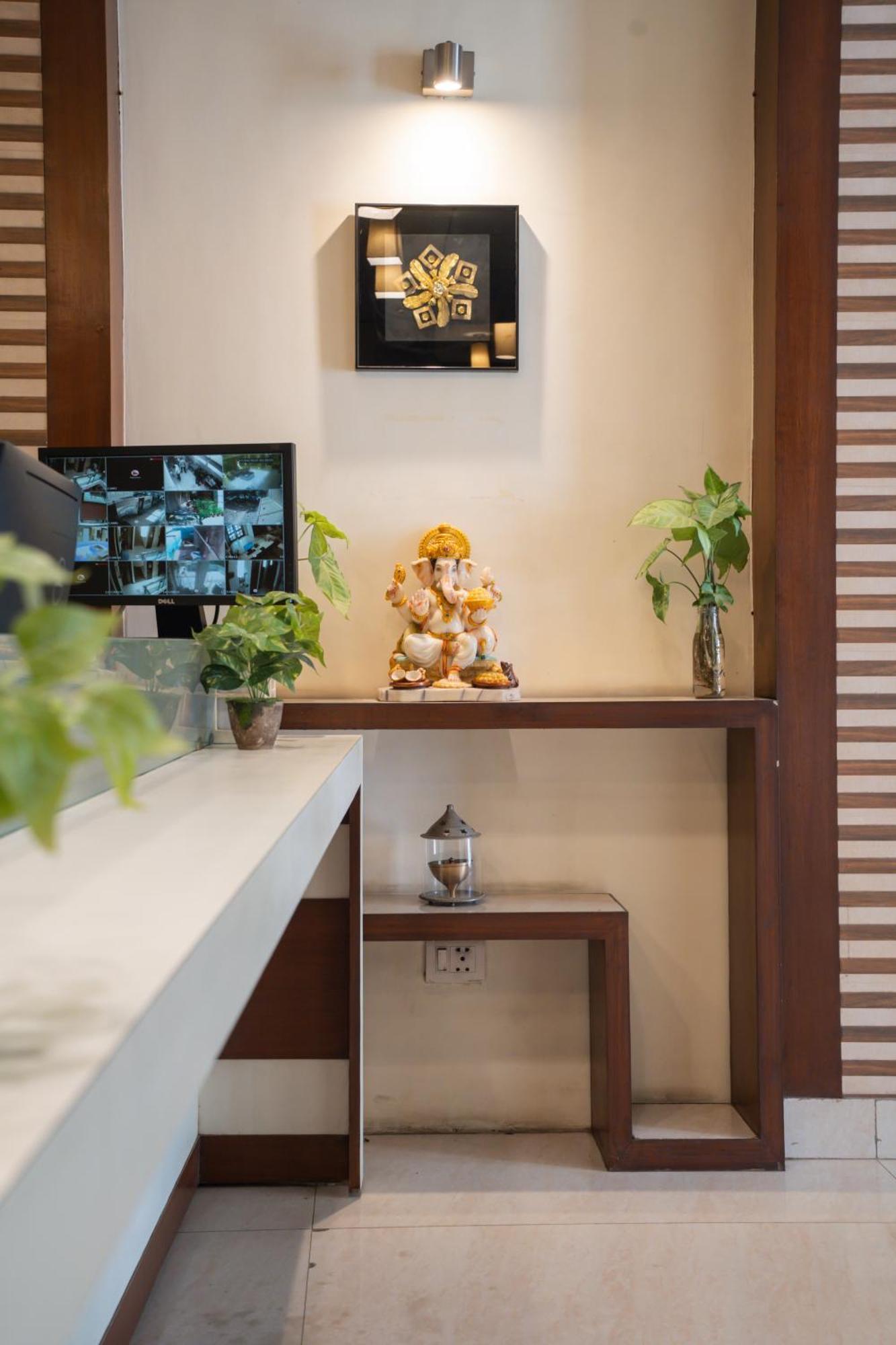 Ahuja Residency Cyber City II Gurgaon Exterior foto